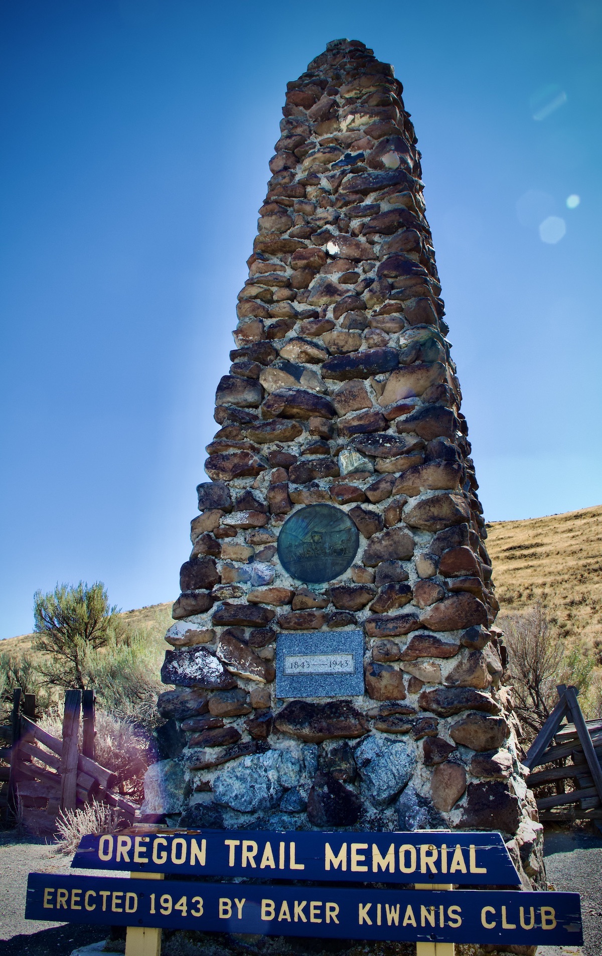 oregon trail monument